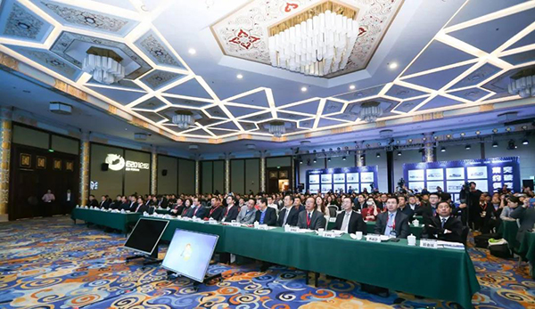 yp街机获评“2018年度固废行业最具影响力企业”，，，，，党委书记、总裁乔德卫出席固废战略论坛并揭晓主旨演讲